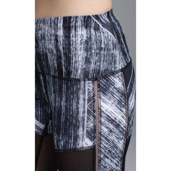 LULULEMON Hot To Street Pant Leggings •6•Heat Wave White Black 7/8 Length W5H73S - Picture 5 of 16